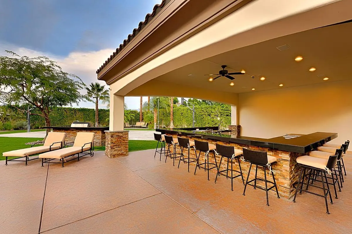 Exclusive, Upscale Palm Springs Estate With 5-Star Amenities Villa