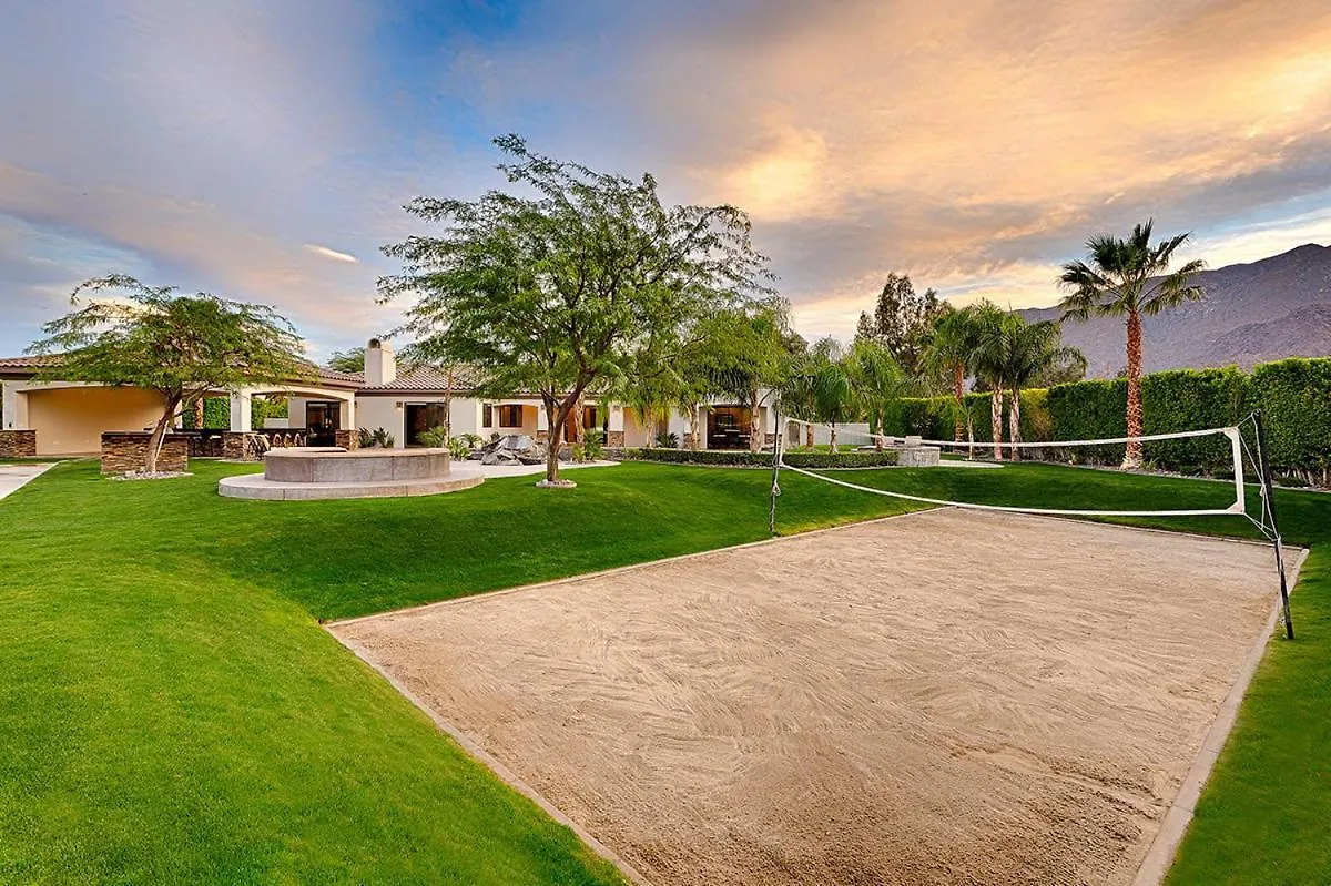 Exclusive, Upscale Palm Springs Estate With 5-Star Amenities Villa