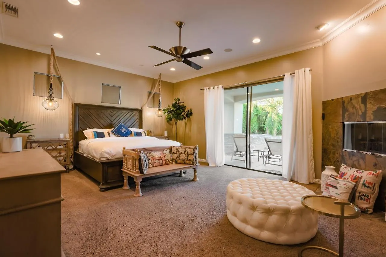 Exclusive, Upscale Palm Springs Estate With 5-Star Amenities Villa