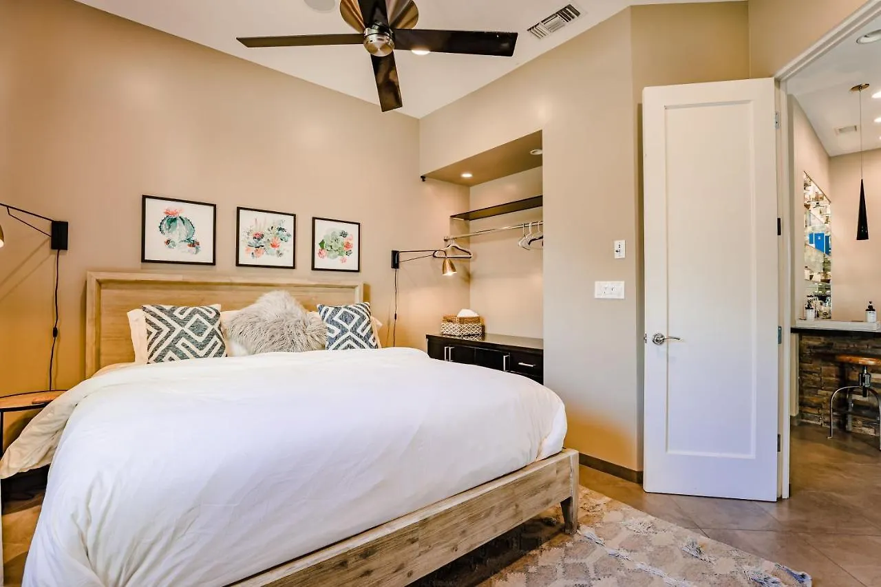 Exclusive, Upscale Palm Springs Estate With 5-Star Amenities Villa