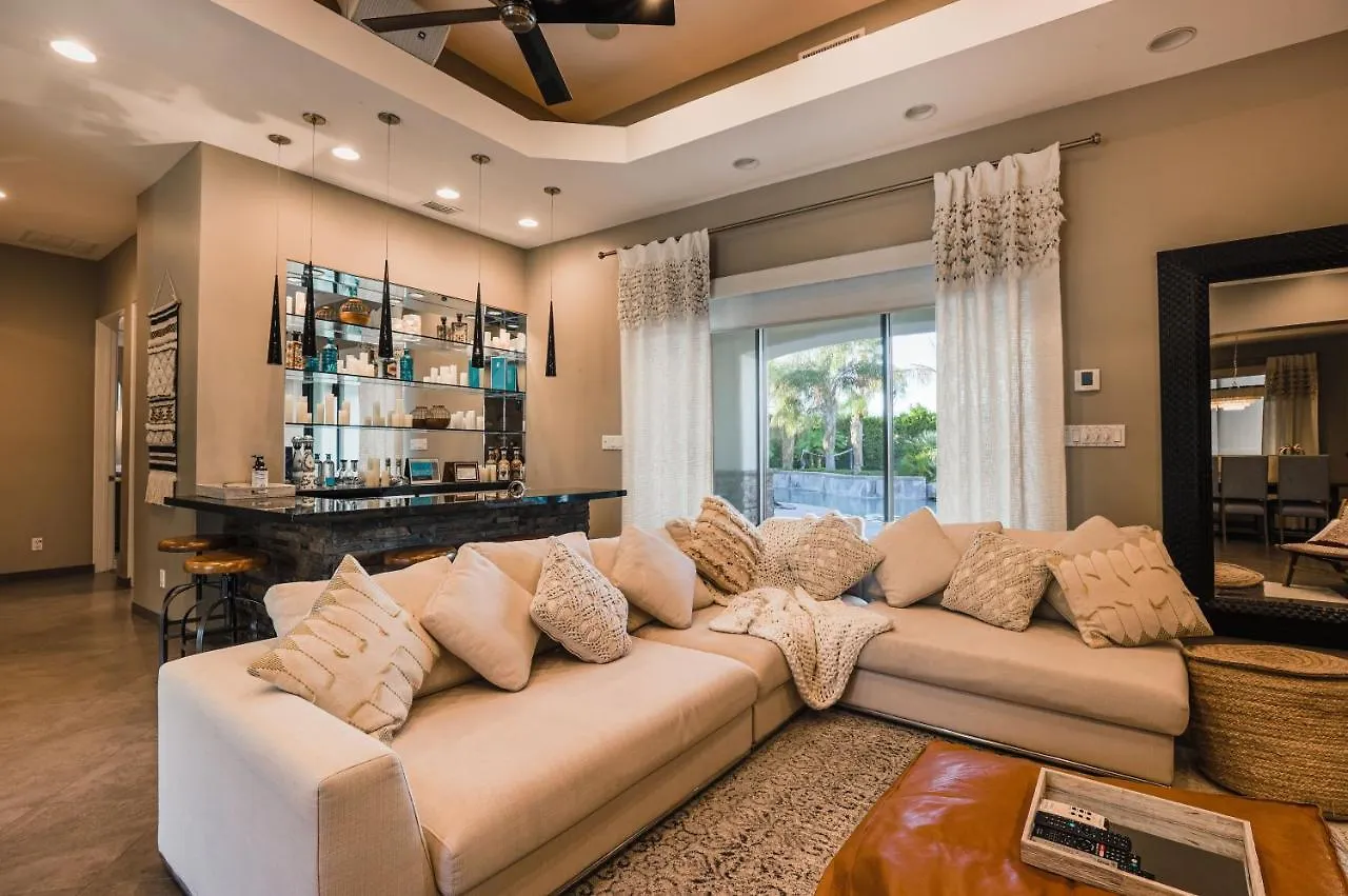Exclusive, Upscale Palm Springs Estate With 5-Star Amenities Villa