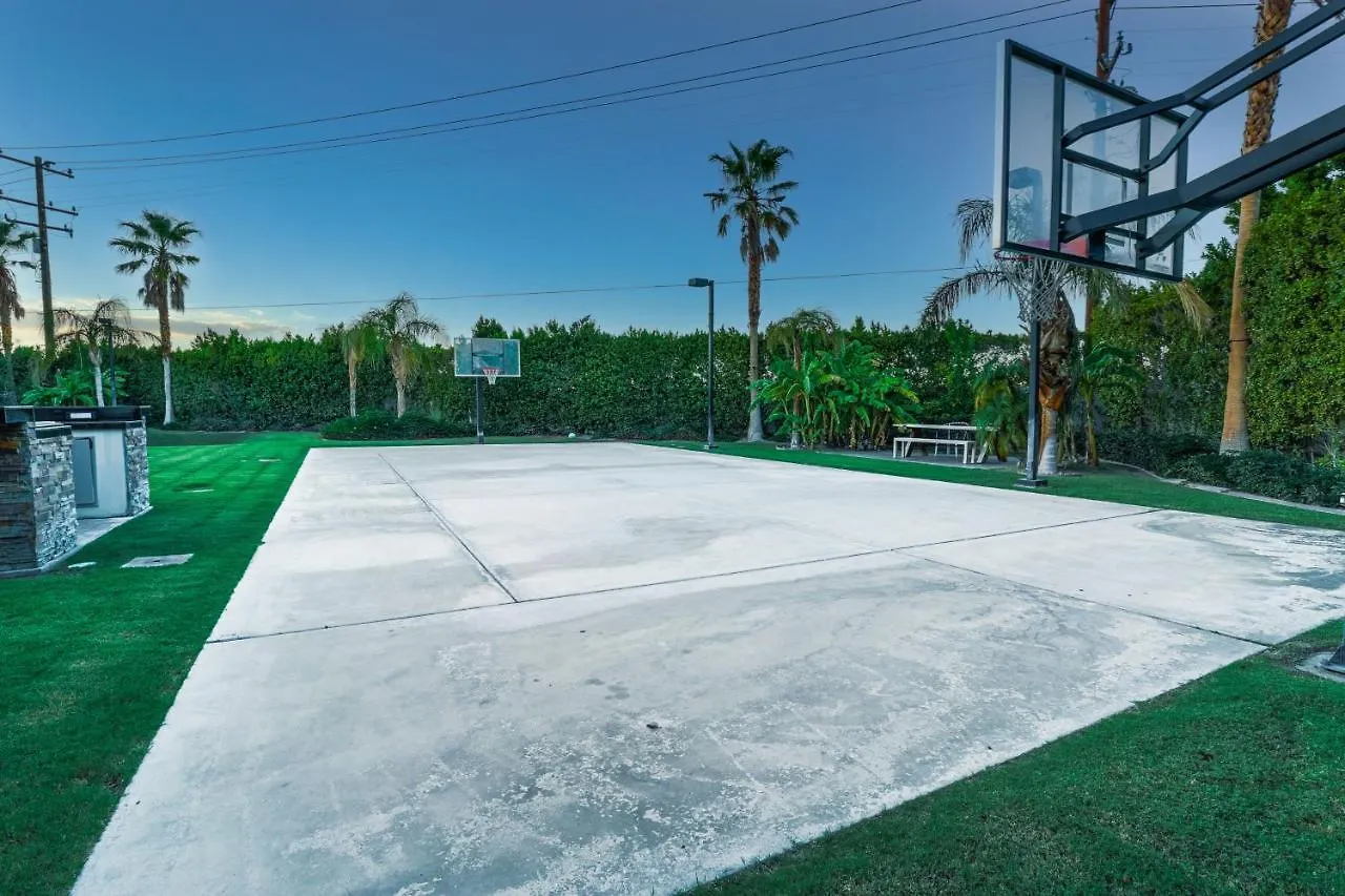 Exclusive, Upscale Palm Springs Estate With 5-Star Amenities Villa