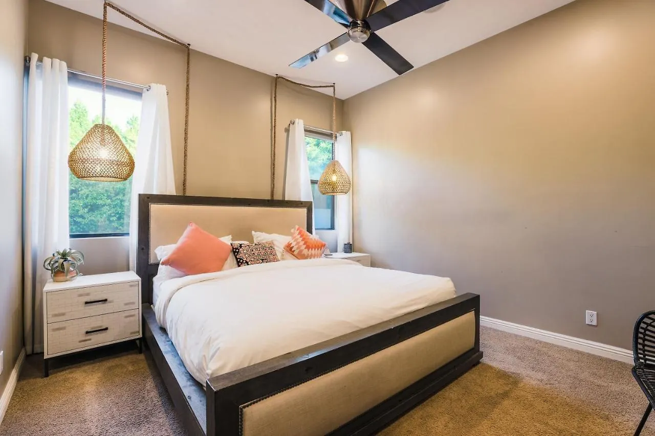Exclusive, Upscale Palm Springs Estate With 5-Star Amenities Villa