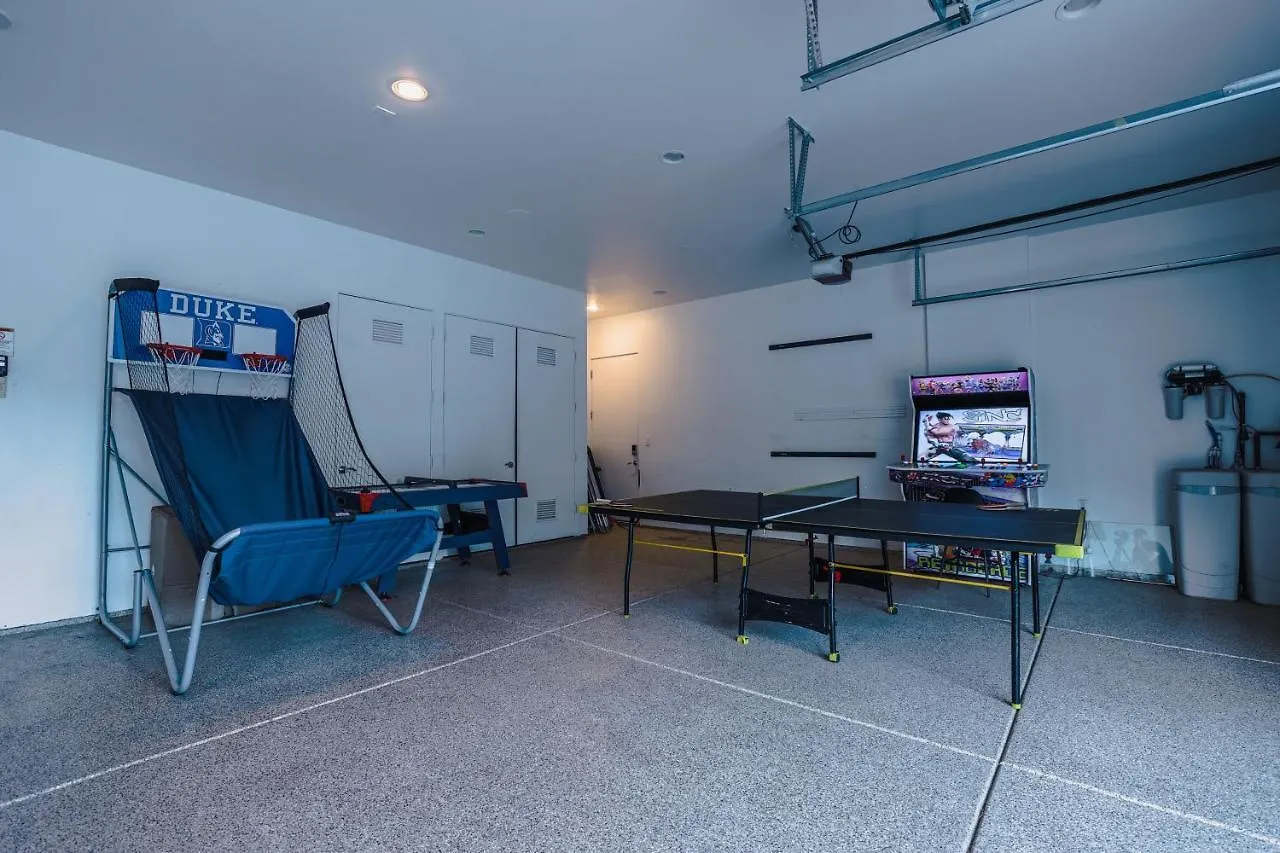 Exclusive, Upscale Palm Springs Estate With 5-Star Amenities Villa
