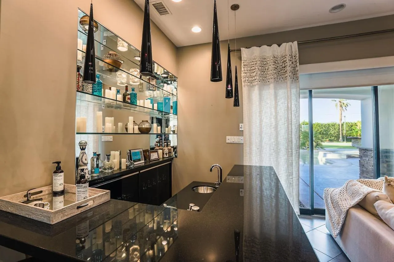 Exclusive, Upscale Palm Springs Estate With 5-Star Amenities Villa
