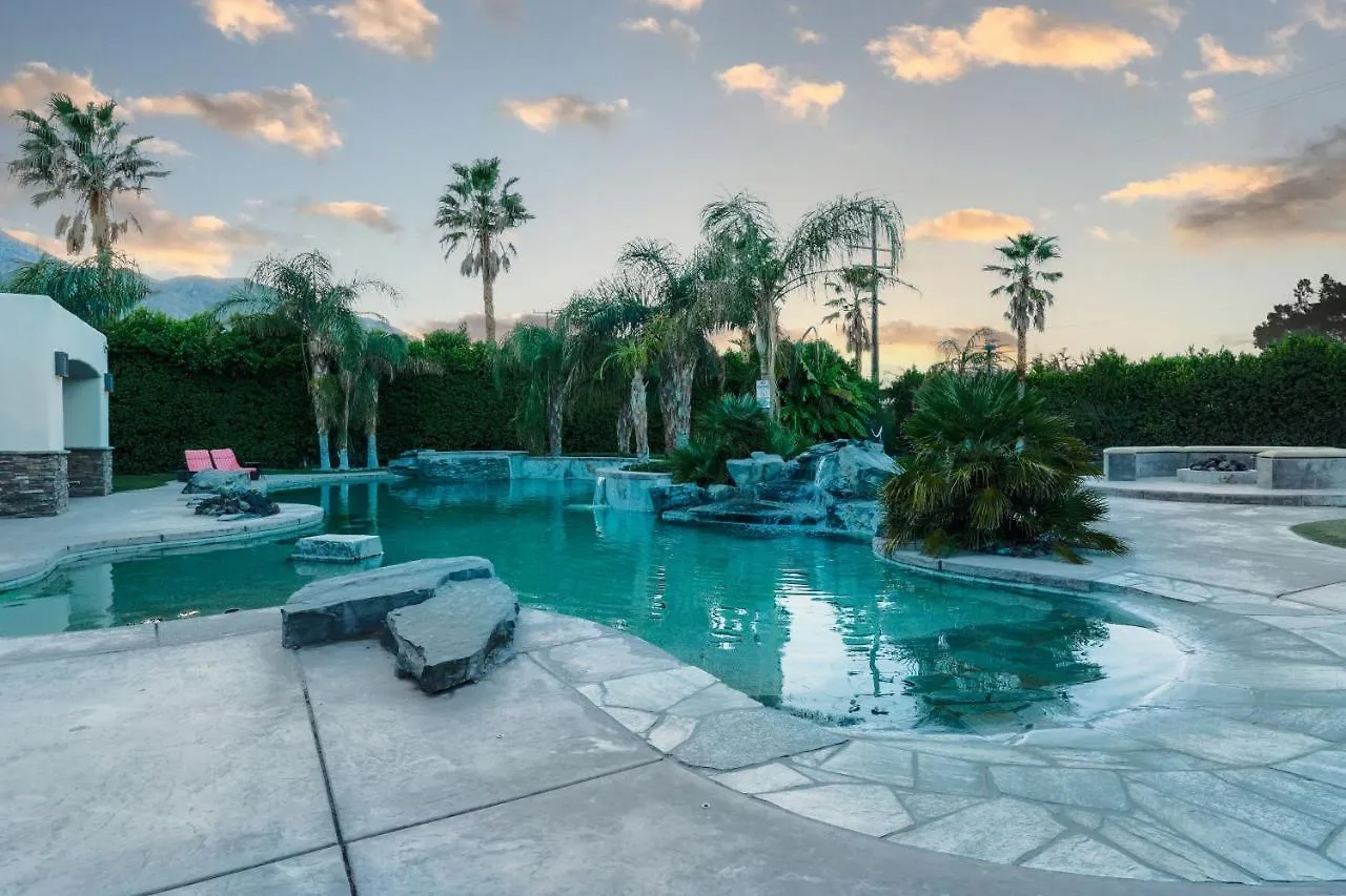 Exclusive, Upscale Palm Springs Estate With 5-Star Amenities Villa
