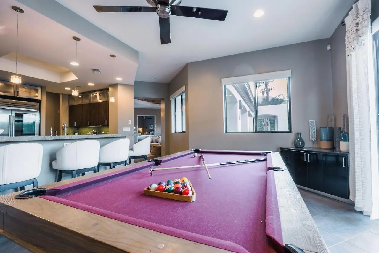 Exclusive, Upscale Palm Springs Estate With 5-Star Amenities Villa