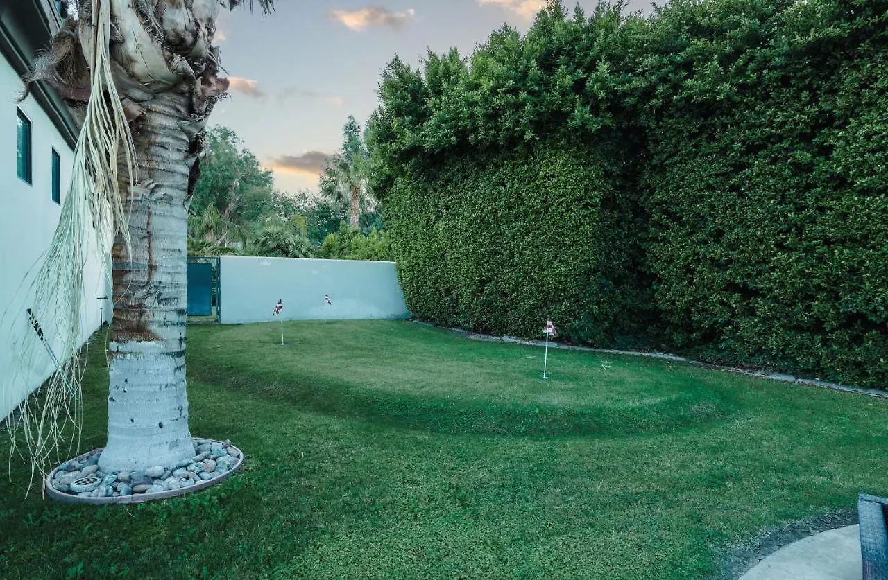 Exclusive, Upscale Palm Springs Estate With 5-Star Amenities Villa