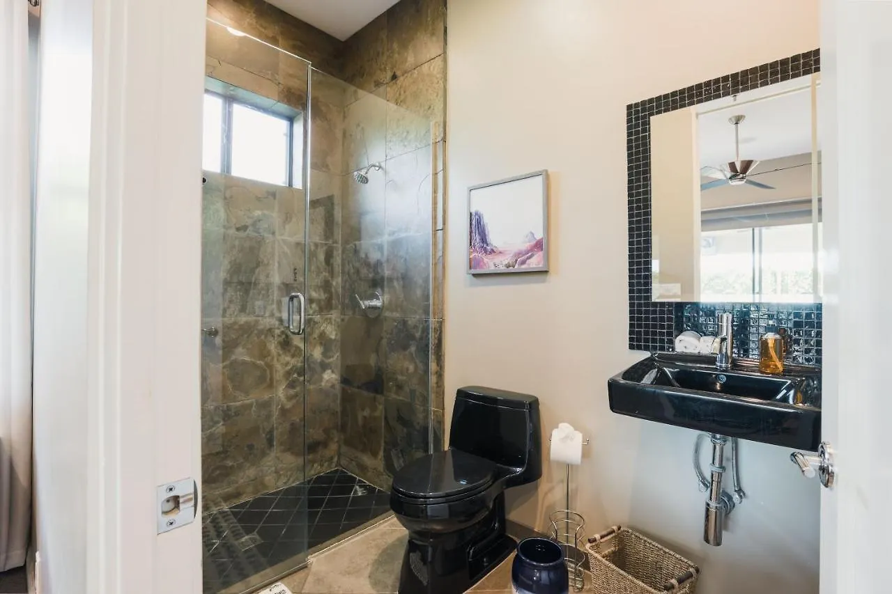 Exclusive, Upscale Palm Springs Estate With 5-Star Amenities Villa